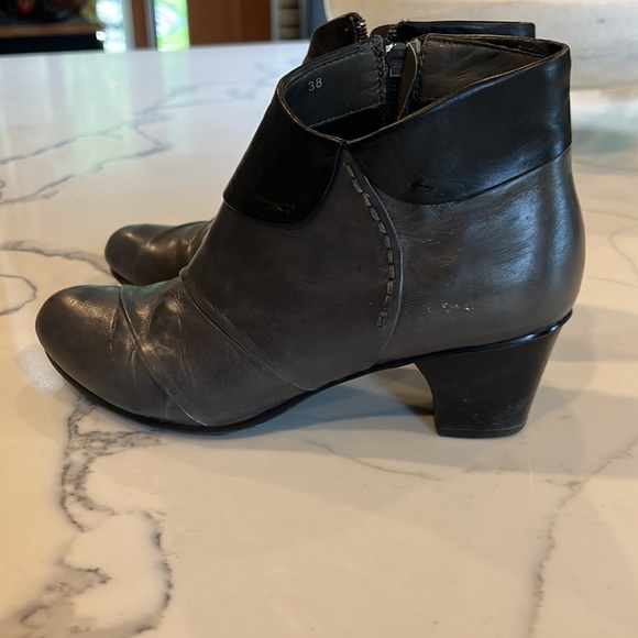 Moda Booties - Picture 8 of 8